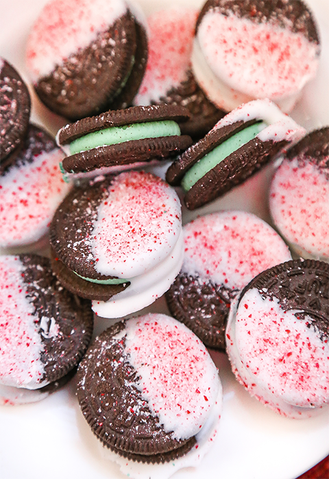 White Chocolate Dipped Peppermint Oreo Cookies for Christmas
