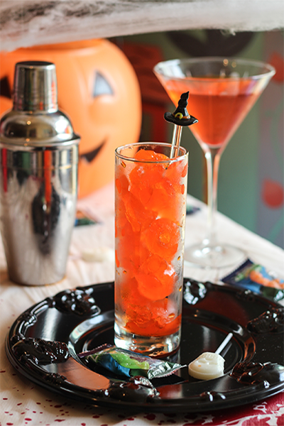 10 Tricks and Treats for your Halloween Party in a Pinch! 
