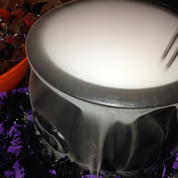 Dry Ice for Witches Brew on Halloween #Halloween #party #punch #witchesbrew 