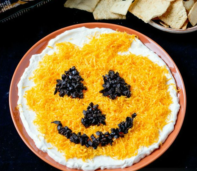 10 Tricks and Treats for your Halloween Party in a Pinch! #Halloween #Recipes #Party #easy 