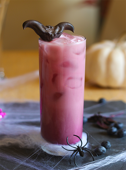The Maleficent Cocktail #SleepingBeauty #Maleficent #Halloween #cocktails 