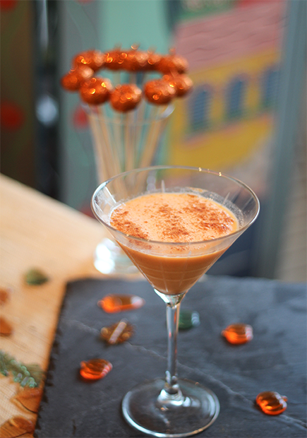 Best Pumpkin Pie Martini Recipe Ever! #Halloween #cocktails #Pumpkin #PumpkinPie @lovehappyhour