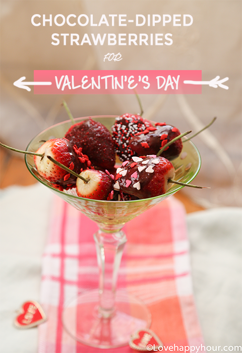 Chocolate Dipped Strawberries for Valentine's Day. #ValentinesDay #gift #DIY #strawberries